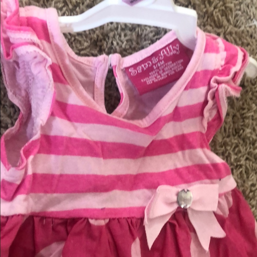 4 dresses - Picture 5 of 8